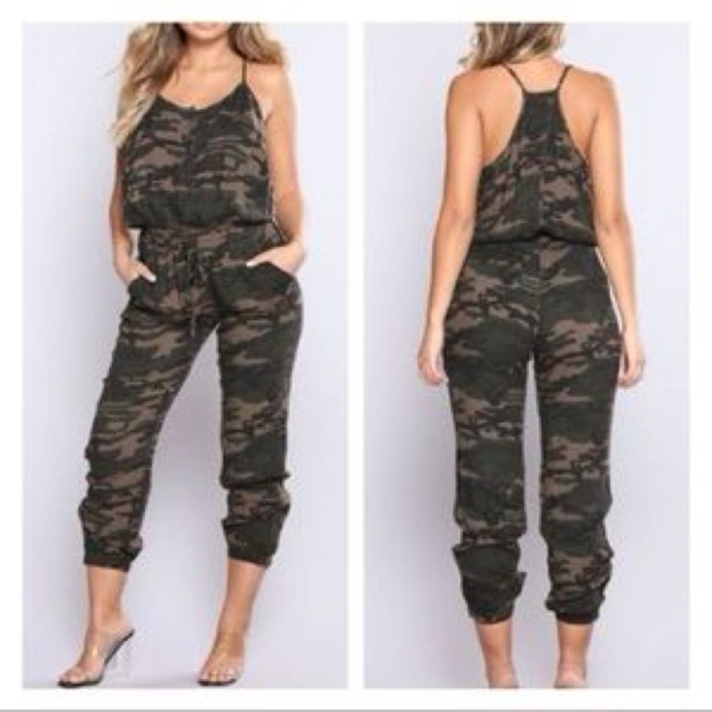 STORIA Camo Army Green Sleeveless Racerback Jumpsuit Size Large